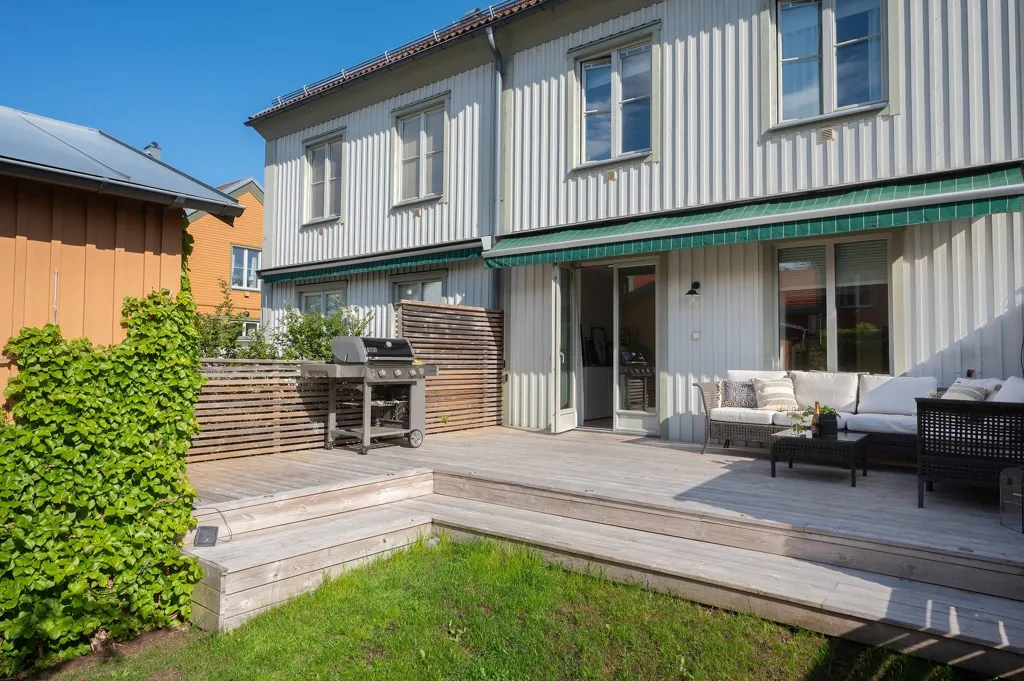 Terrass - Terraced House with Garden in Tullinge