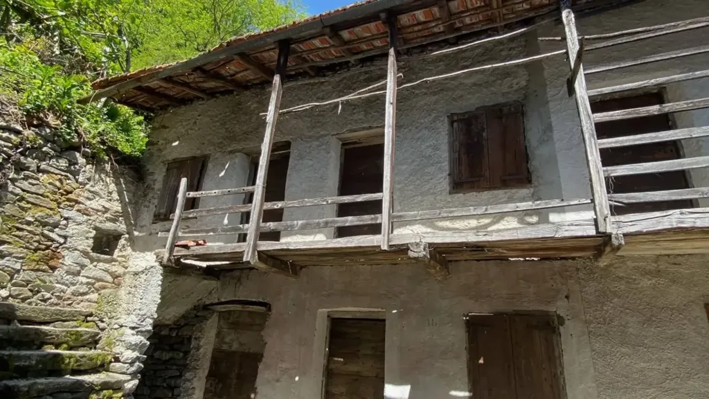Extérieur - Rustic Cottage with Balcony in Samolaco