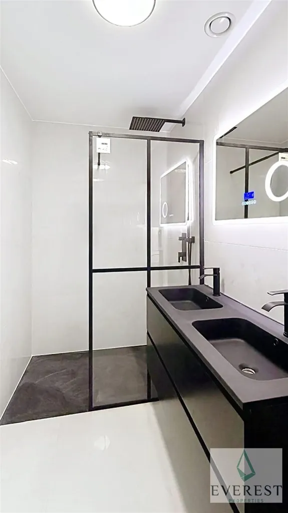 Salles de bain - Appartement neuf avec terrasse à Uccle
