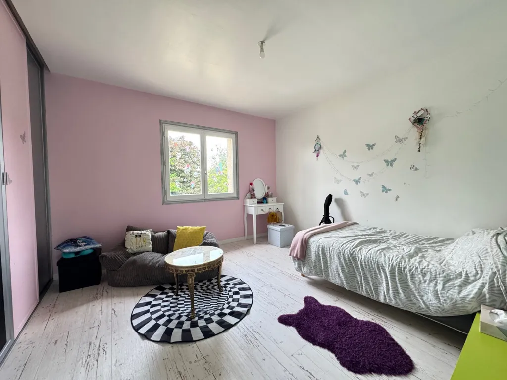 Bedrooms - Luxury House with Large Garden in Beaurepaire