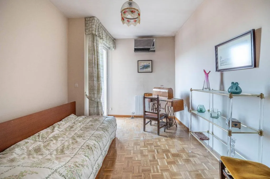 Magamistoad - Luxury Flat with Balcony in Gran Capitán, Granada