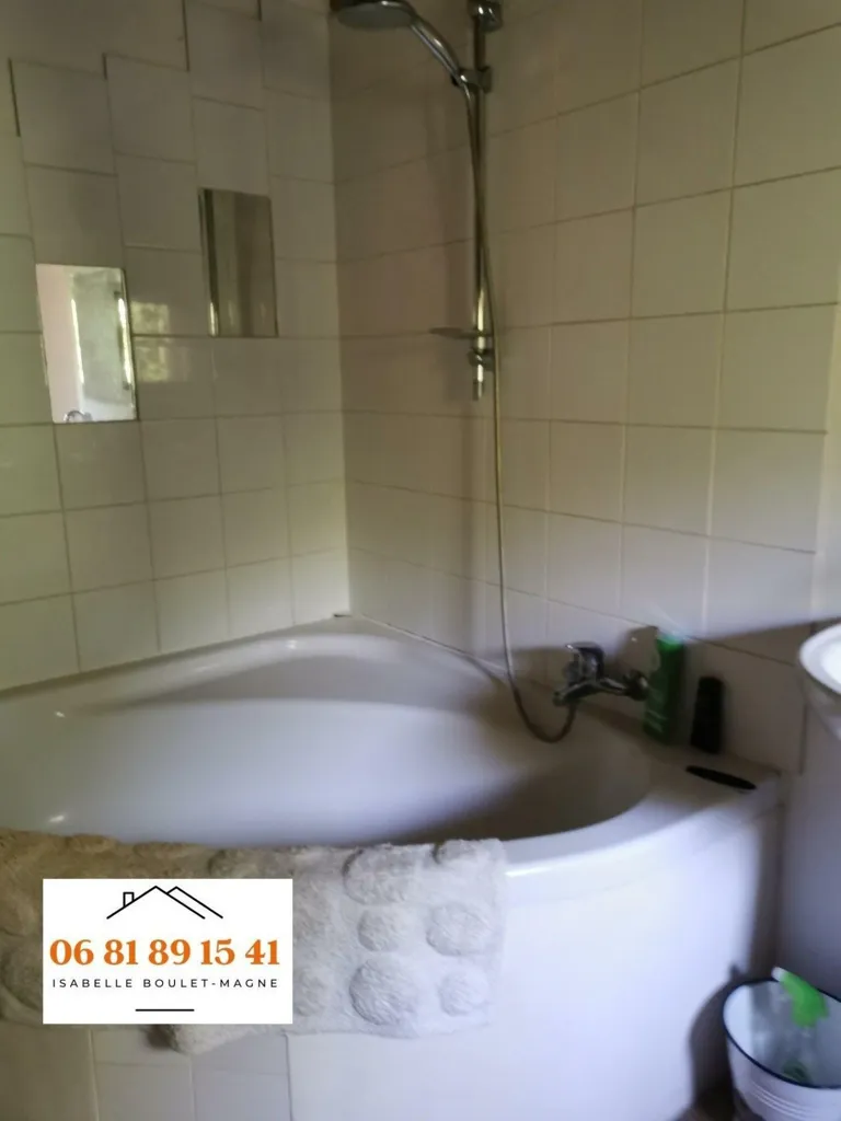 Salles de bain - Maison au calme avec jardin à Demu