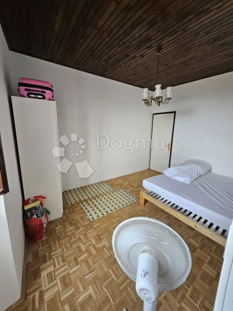 Magamistoad - Terraced House with Balcony in Oprtalj