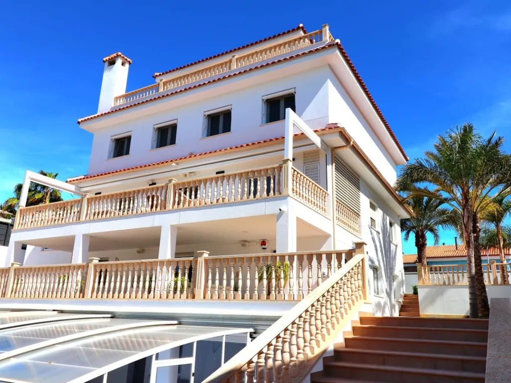 Exterior - Luxury Villa with Pool in Playas de Orihuela