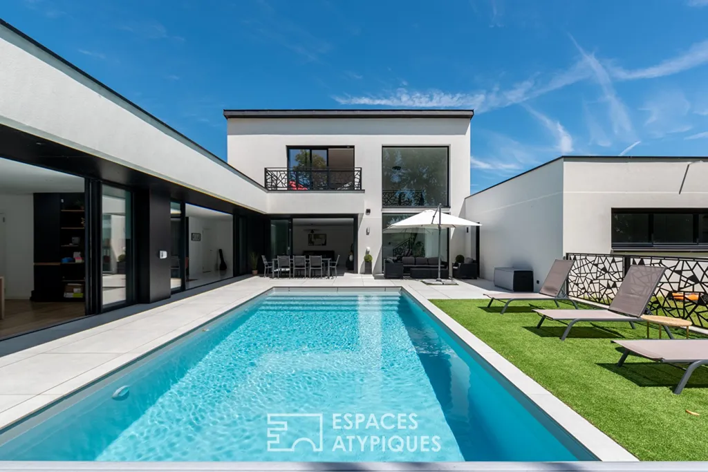 Pool - Architectural Villa with Pool in Rennes