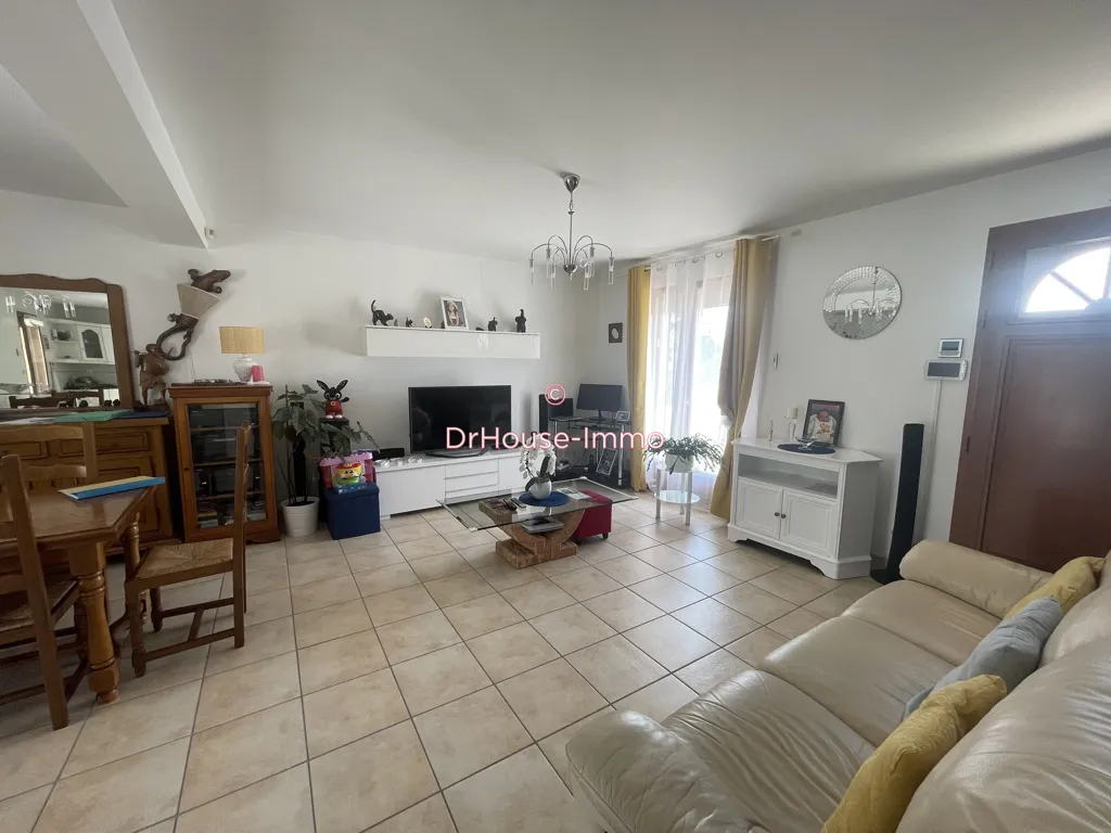 Elutuba - Family House with Full Basement in Ormoy
