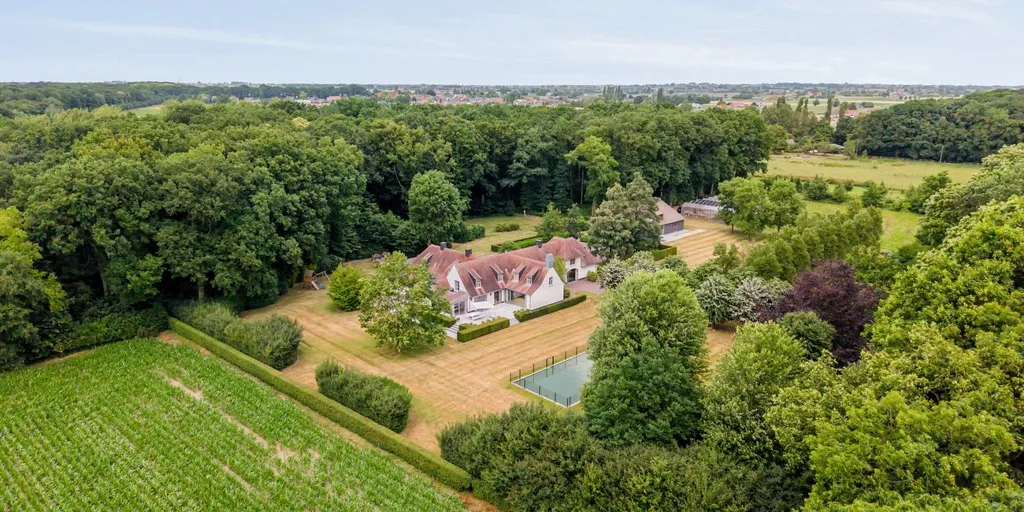 Õhuvaade - Villa with Pool in Tielt