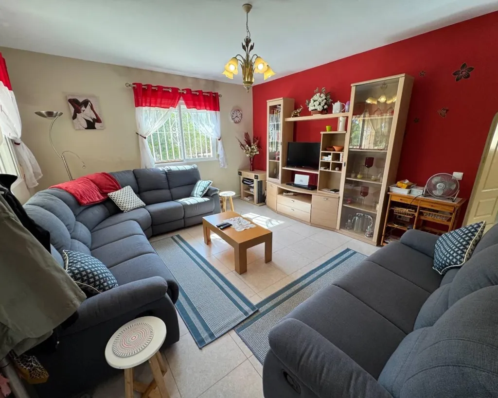 Elutuba - Seven-Bedroom Villa with Pool in Ciudad Quesada