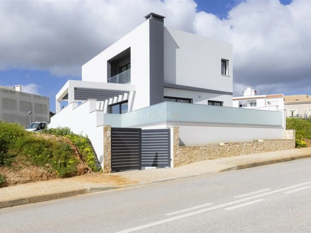 Välivaade - Contemporary Villa with Pool in Mexilhoeira Grande