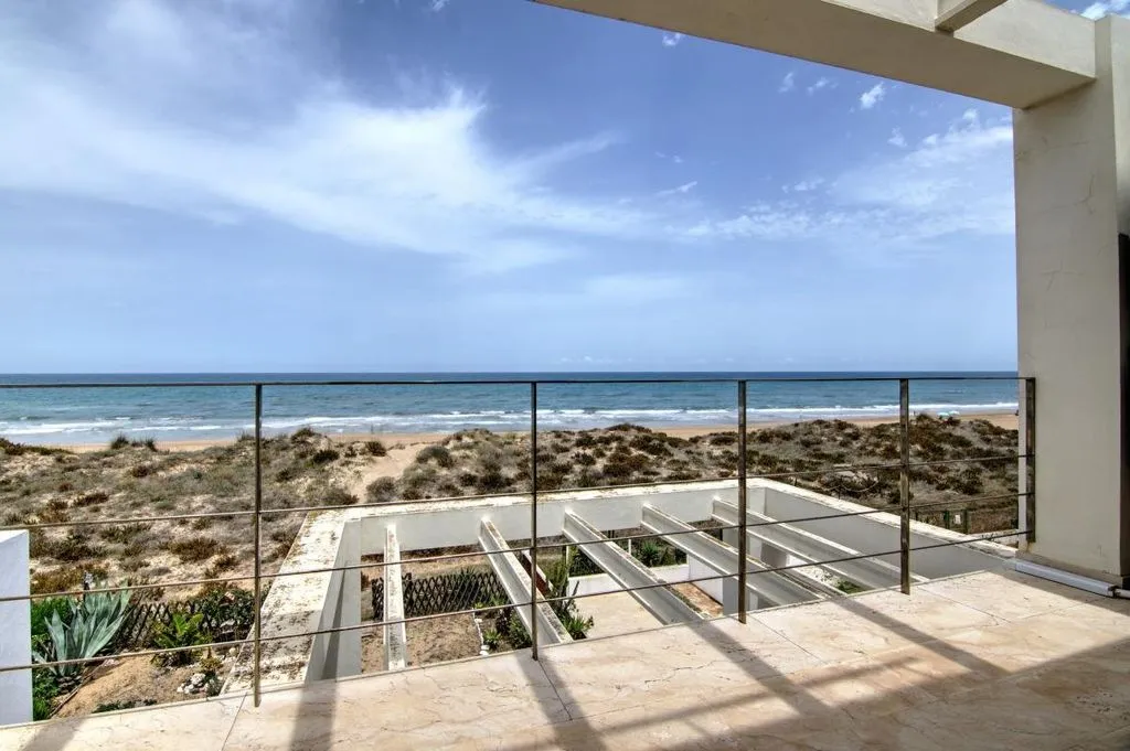 Terrazza - Beachfront Villa with Sea Views in Oliva Nova