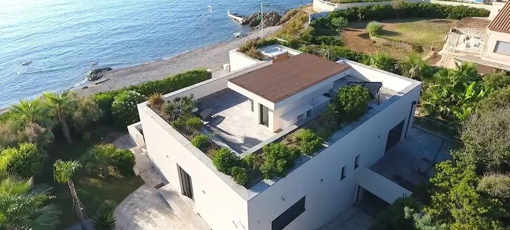 Õhuvaade - Waterfront Villa with Sea View in Saint-Aygulf