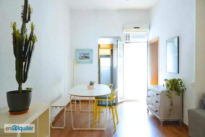 Sala da pranzo - Modernist Flat with Balcón in Cabanyal, Valencia