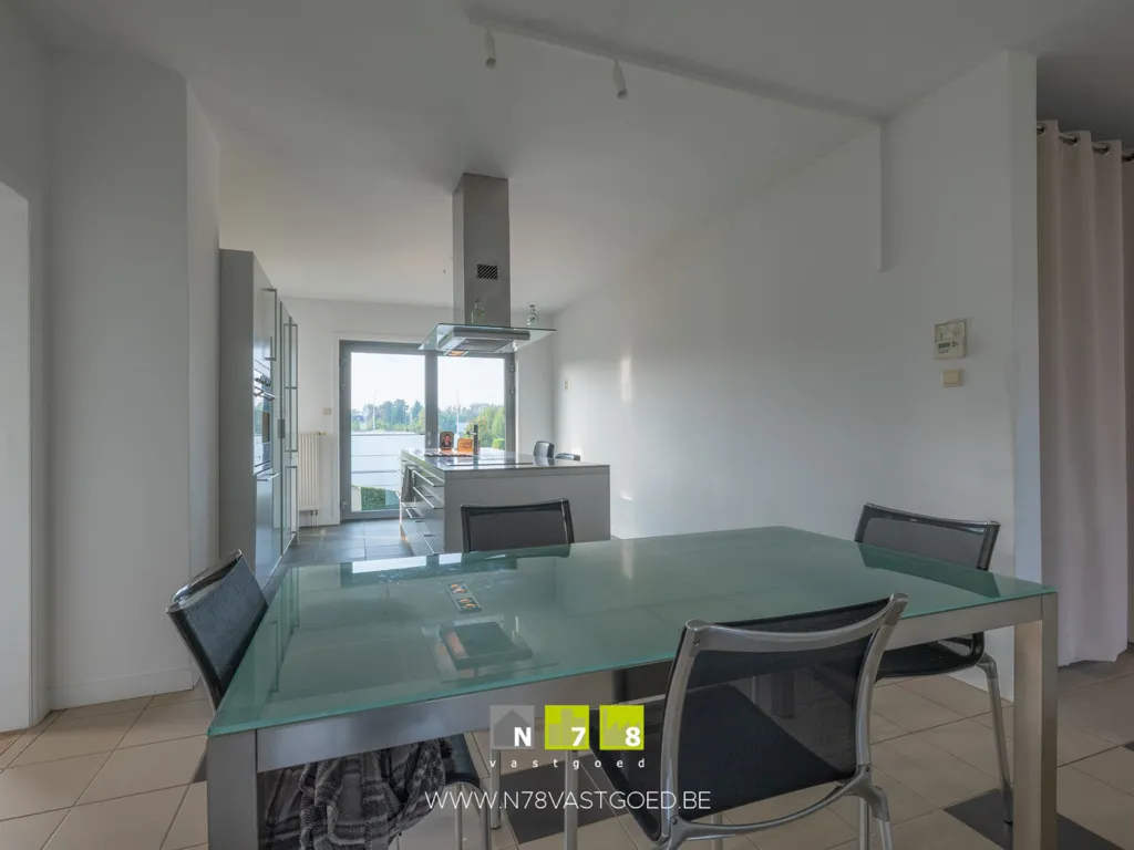 Salle à manger - Villa Moderne avec Appartement et Garage à Dilsen