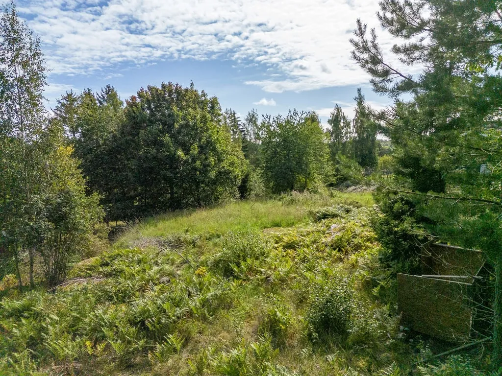 Aed - Scenic Plot with Coastal Access in Södermanland