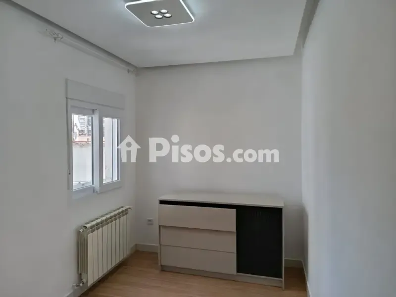 Pièces - Fully Furnished Flat with Ascensor in Latina