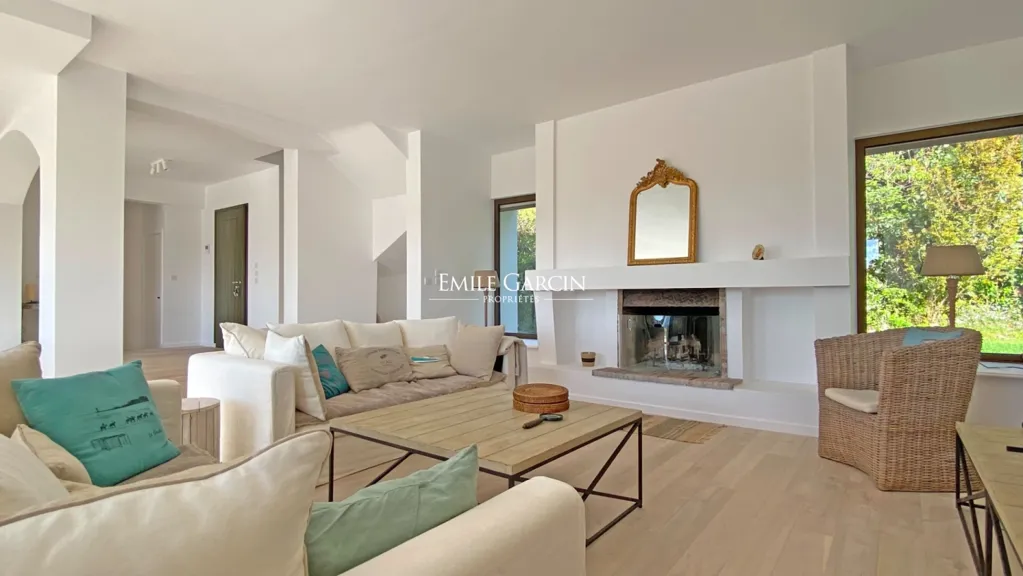Séjour - Villa Moderne avec Piscine à Mougins