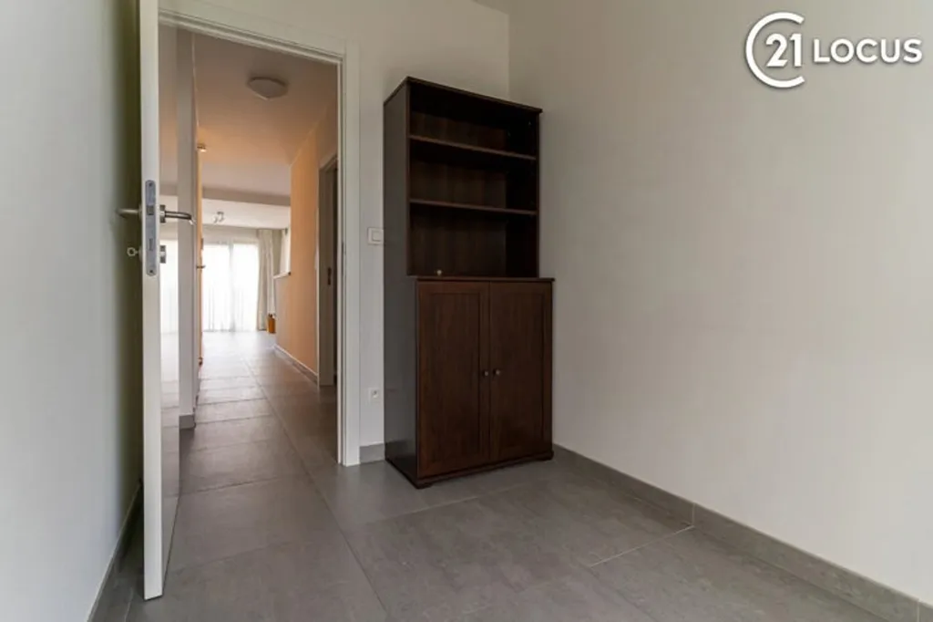 hallway_entrance