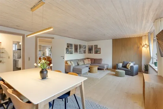 Salle à manger - 1940s Villa with Garden in Østervrå