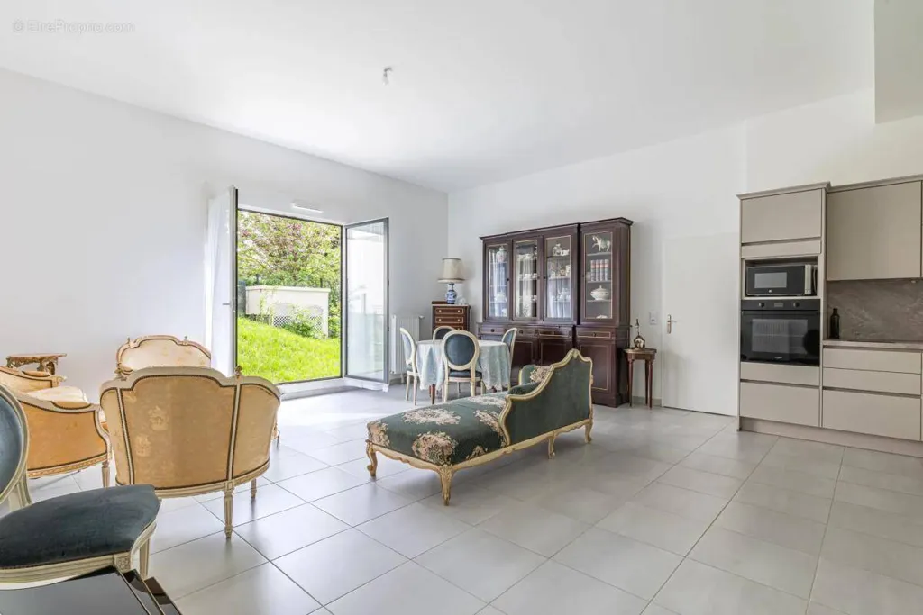 Living Room - Modern Apartment with Garden in Orly