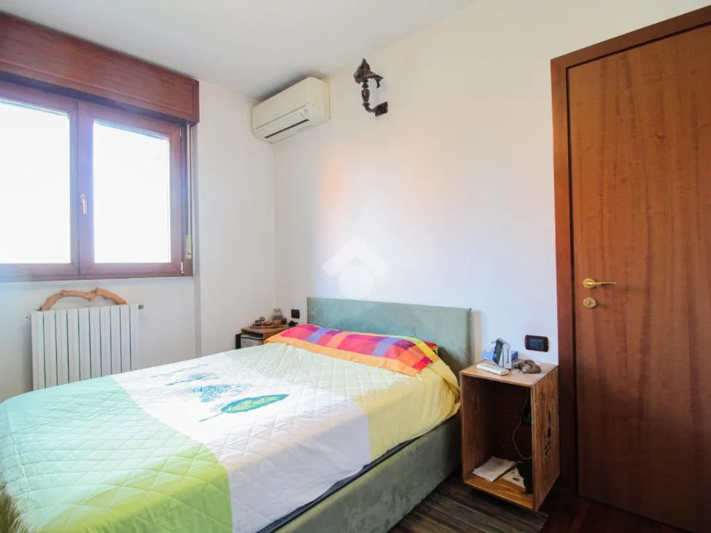 Magamistoad - Bright 2-Bedroom Apartment with Balcony in Milan
