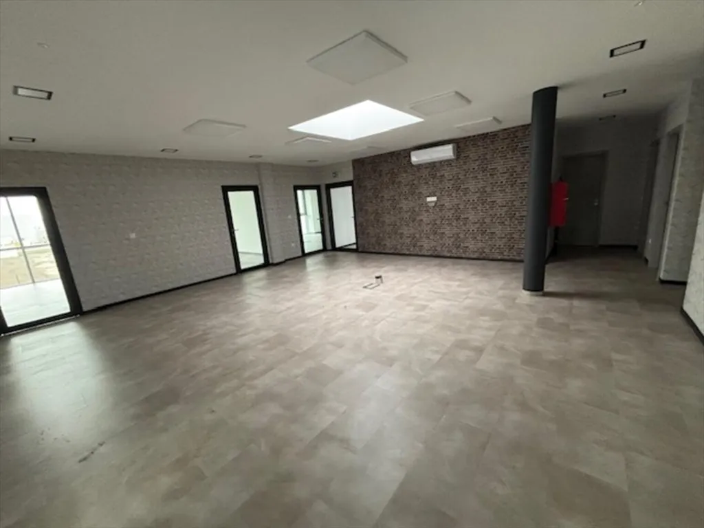 Stanze - Modern Industrial Complex with Office in Debrecen