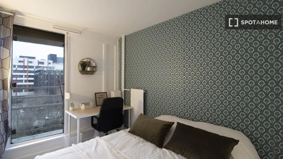 Chambres - Appartement à Louer à Nanterre