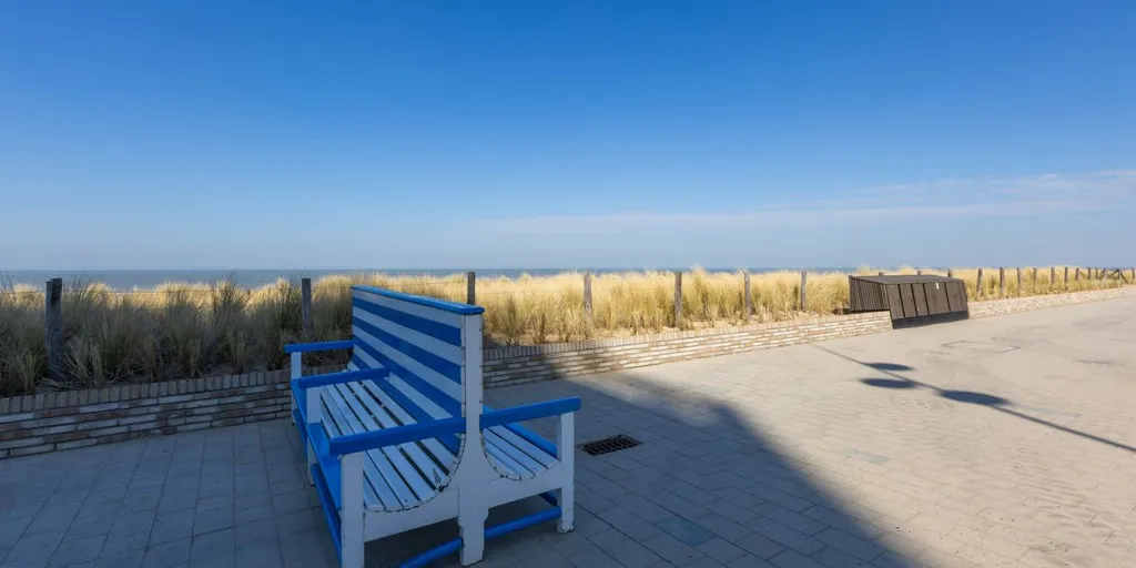 Apartment with Seafront Access in Middelkerke