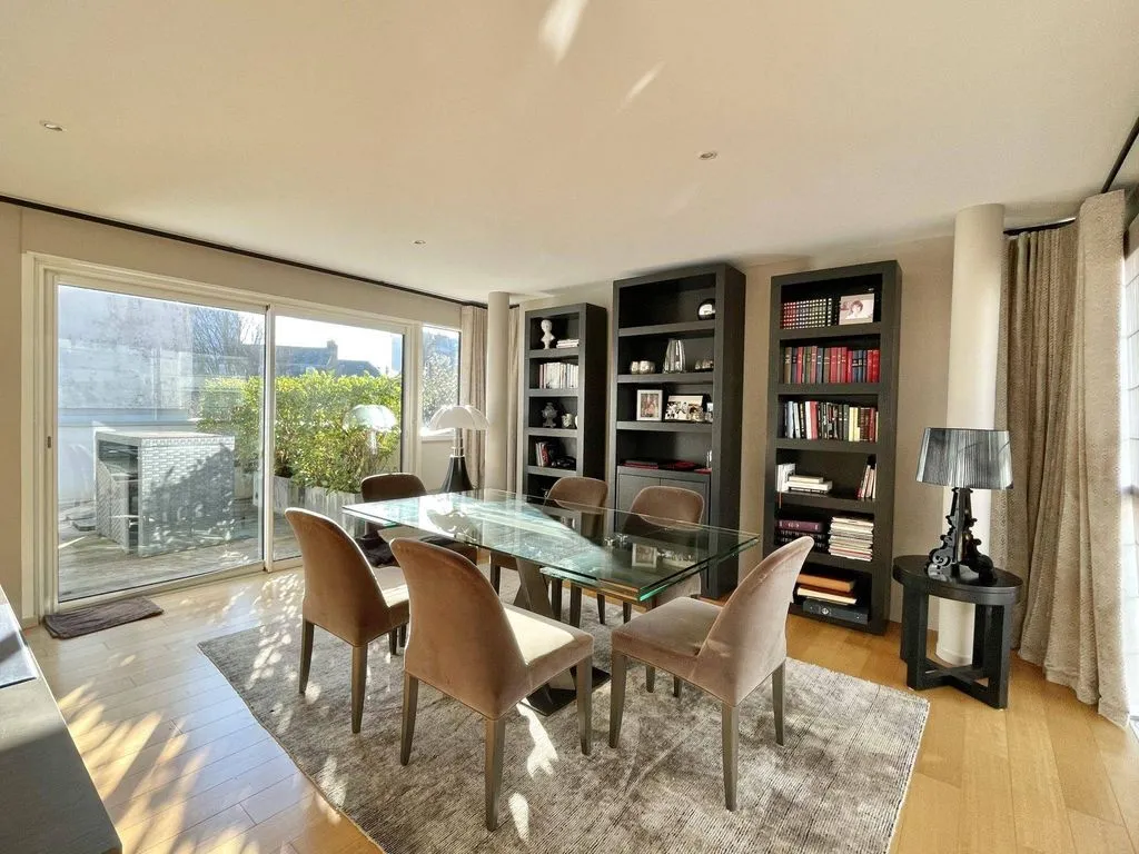 Söögituba - Luxury House with Balcony in Saint-Brieuc
