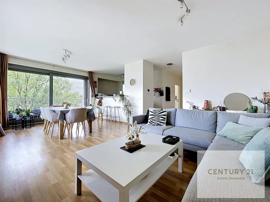 Elutuba - Flat with Terrace in Verdant Area