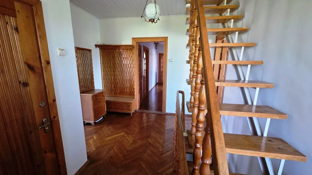 Toad - House with Garage and Garden in Radžiūnai