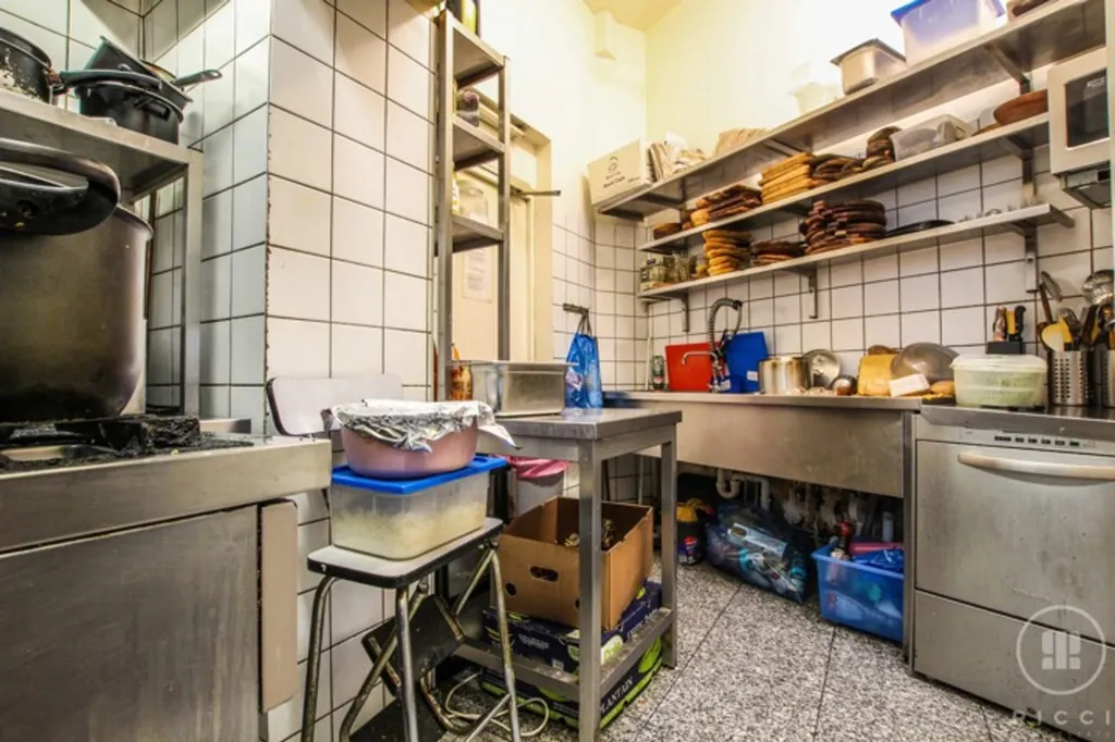 Cuisine - Immeuble Mixte à Proximité du Square Marie-Louise à Bruxelles