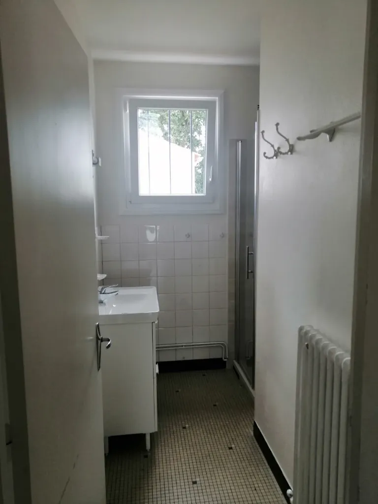 Vannitoad - 3-Bedroom House with Garden in Challans