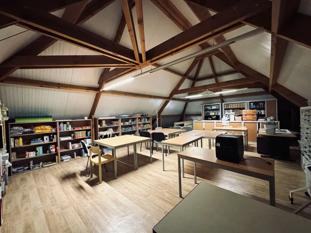 Kabinet - Office Space with Loft in Waasmunster