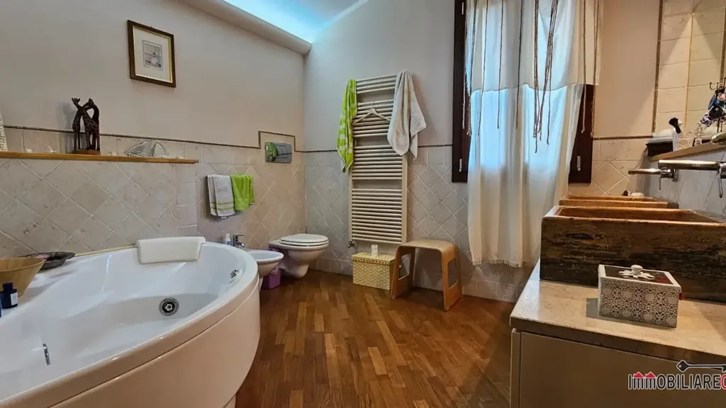 Maison 6 pièces à IT
