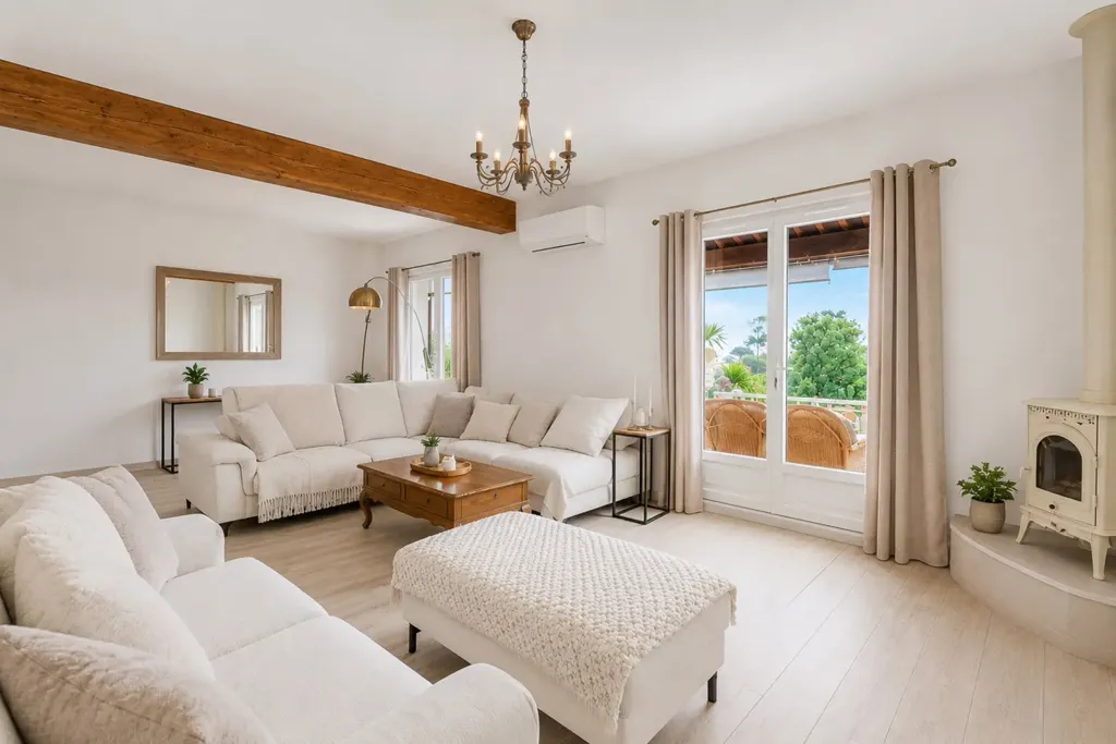 Living Room - Renovated Villa with Pool near Fréjus