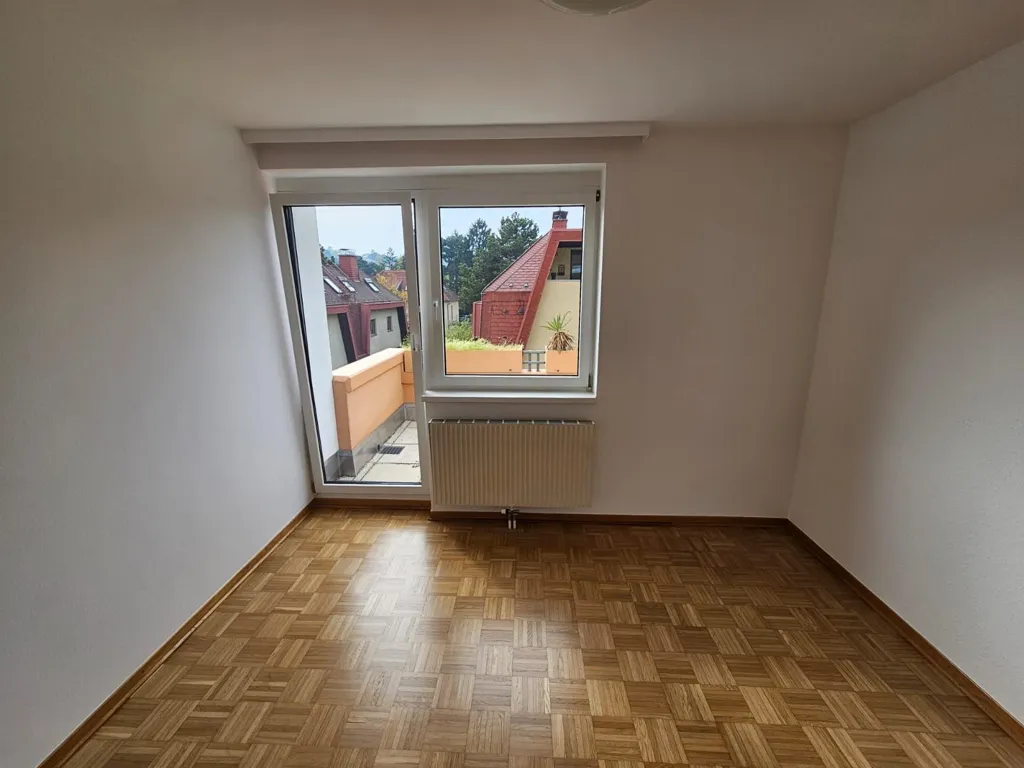 Pièces - Sunlit Apartment with Balconies in Quiet Area