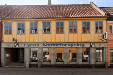 Kõik fotod (3) - Two Commercial Units in Central Nyborg