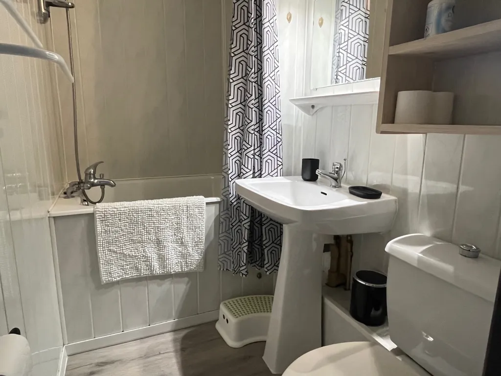 Bathrooms - Duplex Apartment with Mountain View in Saint Lary 1700