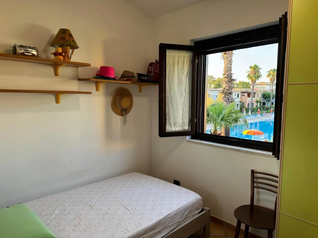 Magamistoad - Furnished Apartment with Pool View in Pisticci