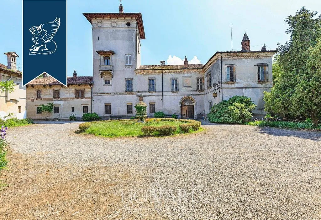 Esterno - 15th-Century Palace with Tower in Lombardy