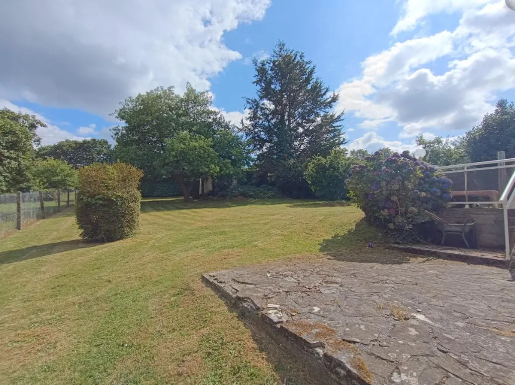 Jardin - Maison d'Architecte Atypique avec Jardin à Saint-Goazec