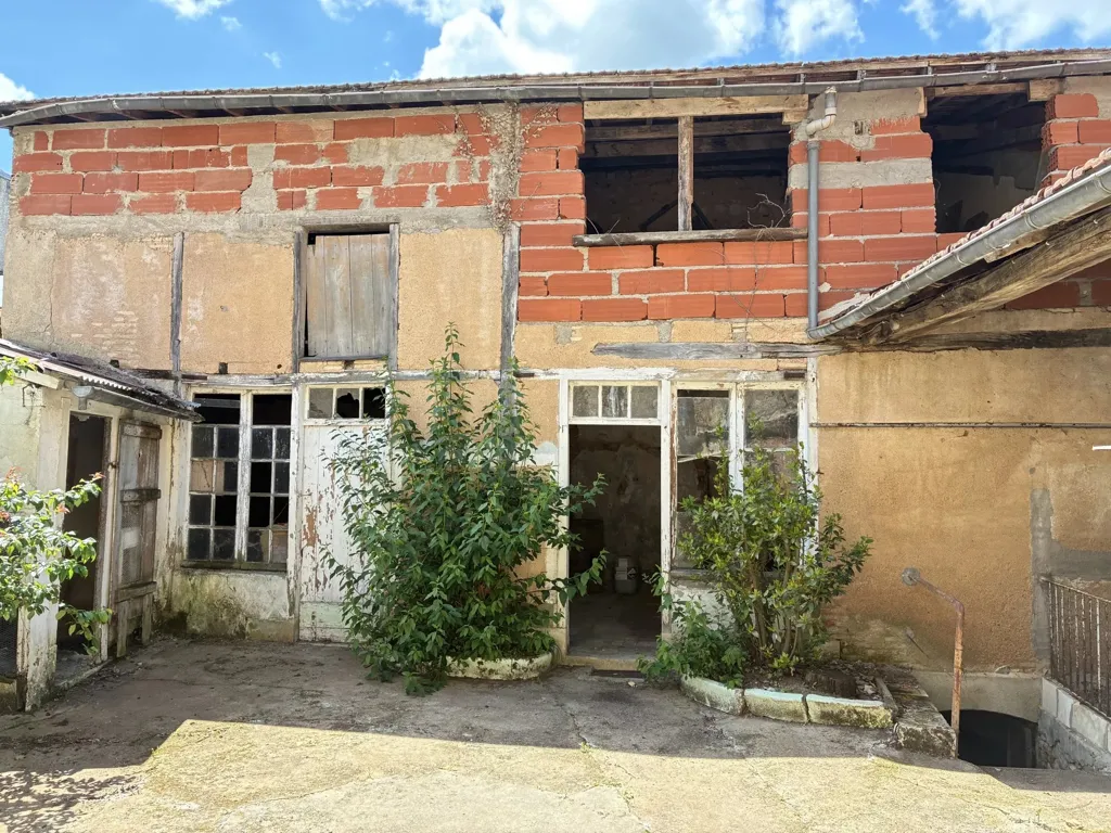 Garden - Renovated Town House with Courtyard in Montmorillon