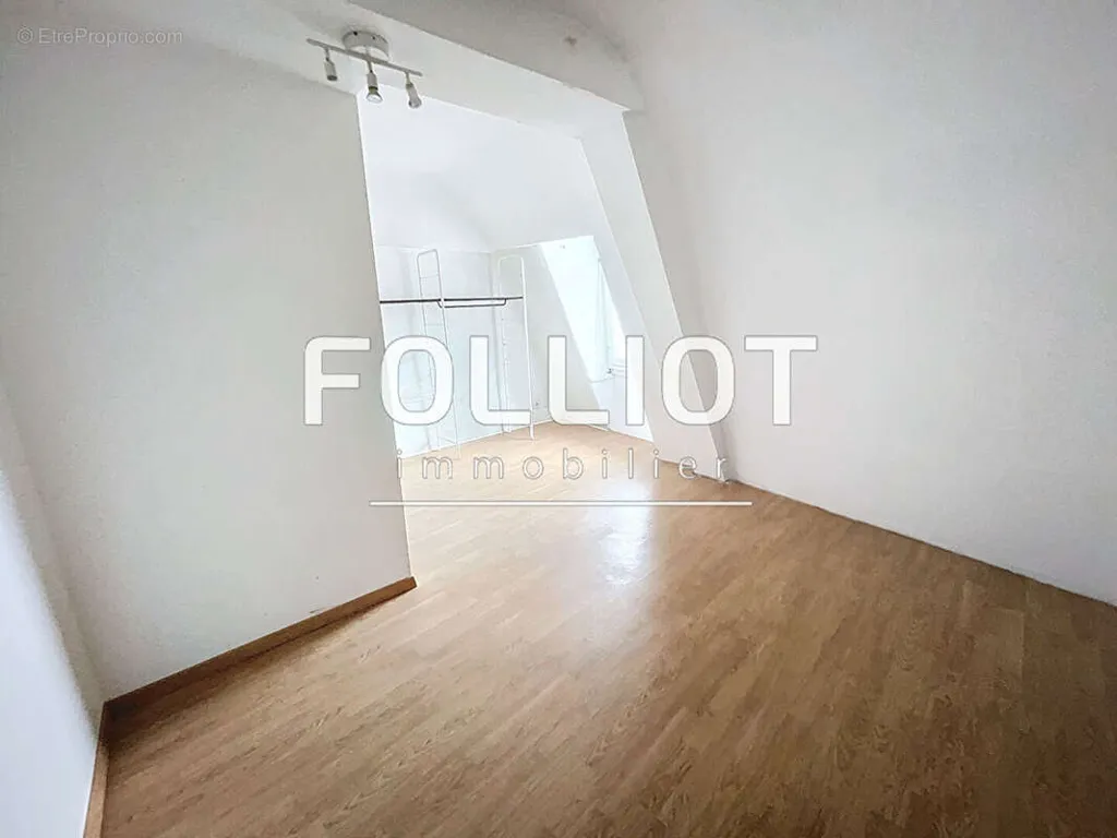 Toad - Charming Duplex Apartment in Fougères Centre