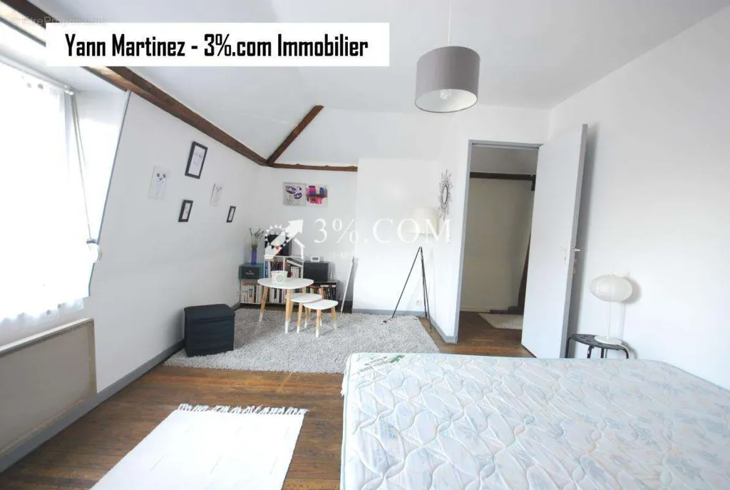 Bedrooms - Charming House with South-Facing Garden in Comines