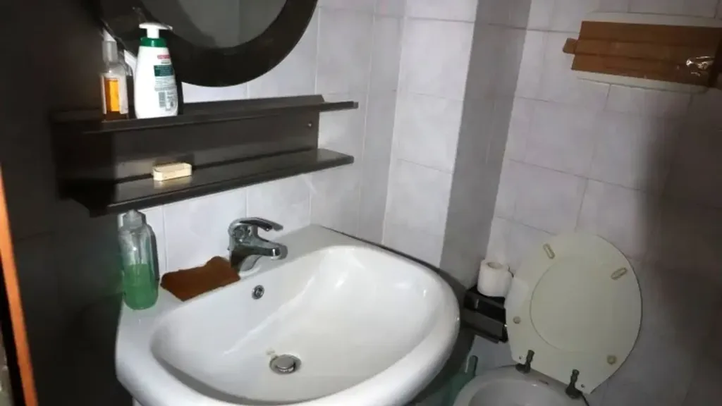 Salles de bain - 2-Bedroom Apartment with Terrace in Montevarchi