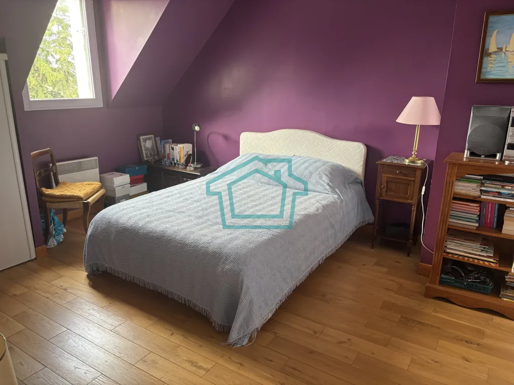 Chambres - Maison Individuelle avec Double Garage dans un Environnement Calme