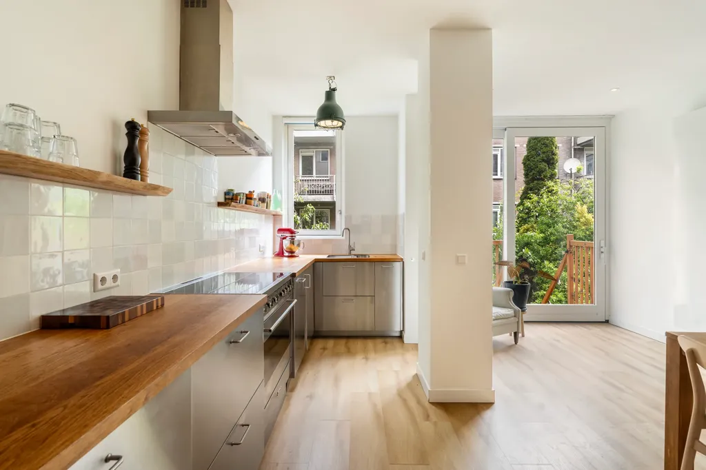 Köök - Fully Renovated Duplex with Garden in Liskwartier