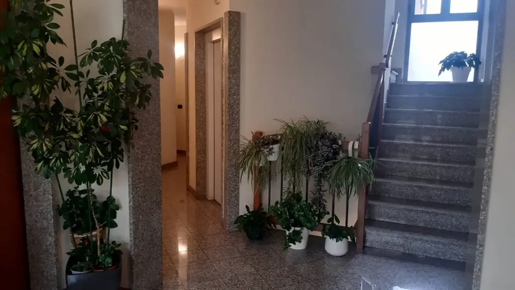 hallway_entrance