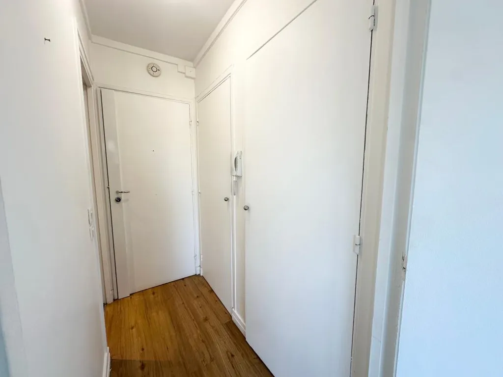 Esik - Studio with Eiffel View in 16th Arrondissement