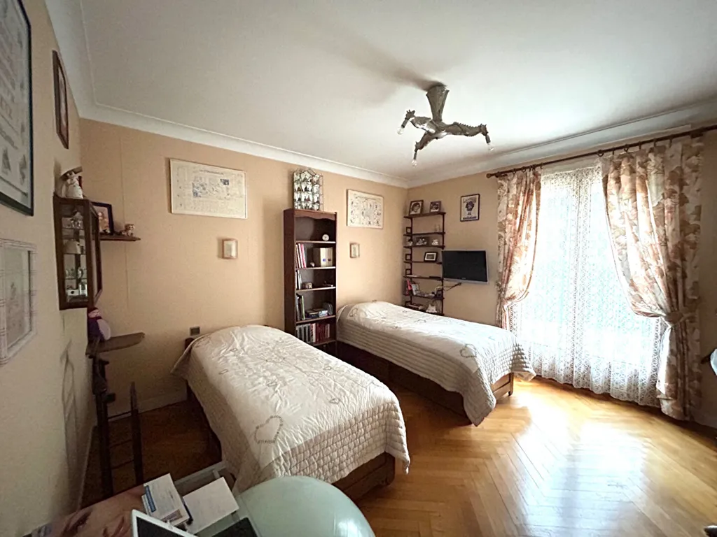 Chambres - Maison de Plain-Pied avec Terrain Arboré à Orvault